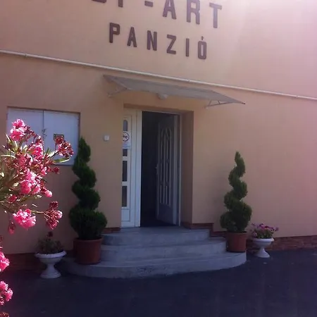 Op-art Etterem Es Panzio Monor